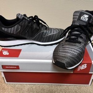 NIB New Balance Lifestyle WL696RBK Size 6.5 M